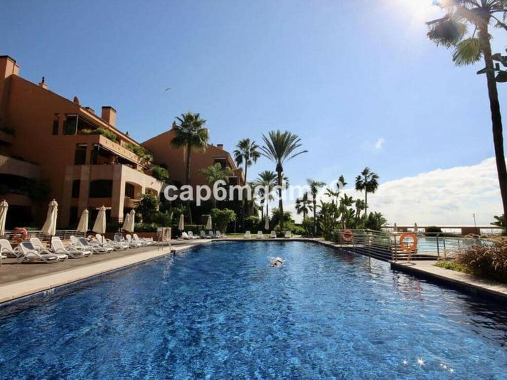 Penthouse de 3 chambres à louer à Marbella avec piscine garage - 12 000 € (Ref: 8864265)