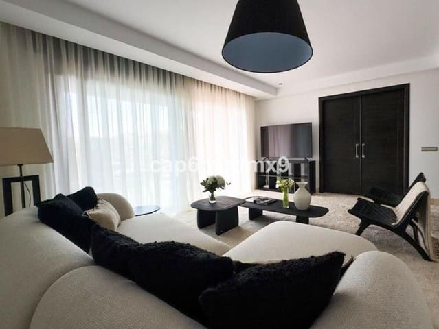 3 soveværelse Penthouse til leje i Puerto Banus, Marbella med swimmingpool garage - € 12.000 (Ref: 8864265)