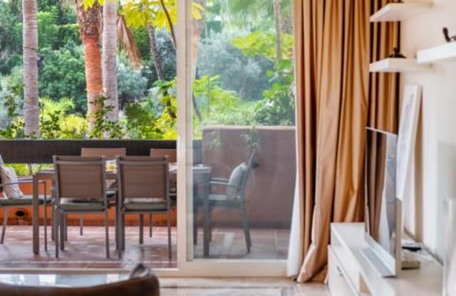 3 camera da letto Appartamento da affittare in Los Naranjos, Marbella con piscina garage - 3.500 € (Rif: 8868712)