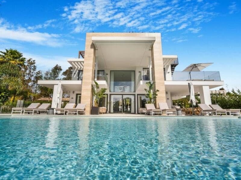 6 sypialnia Willa na sprzedaż w Marbella z basenem garażem - 6 500 000 € (Ref: 8879282)