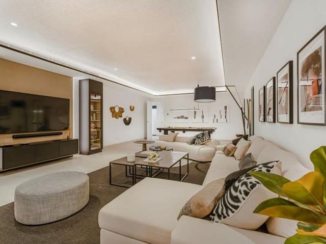 6 slaapkamer Villa te koop in Lomas De Marbella, Marbella met zwembad garage - € 6.500.000 (Ref: 8879282)