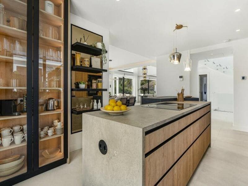 6 sypialnia Willa na sprzedaż w Marbella z basenem garażem - 6 500 000 € (Ref: 8879282)