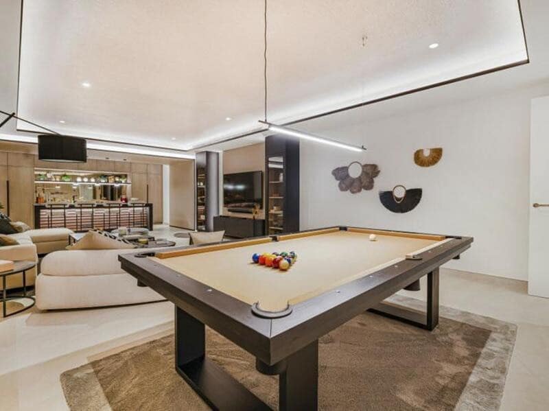 6 sypialnia Willa na sprzedaż w Marbella z basenem garażem - 6 500 000 € (Ref: 8879282)