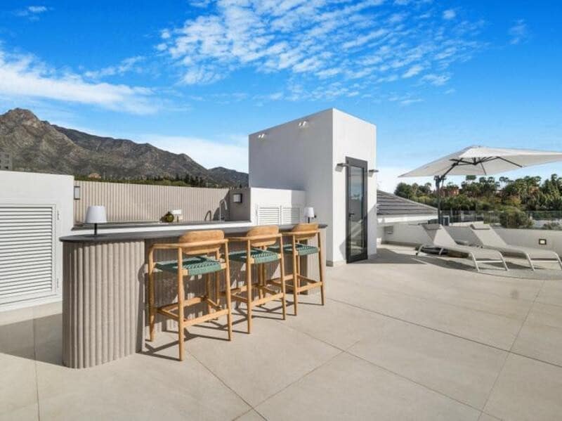6 sypialnia Willa na sprzedaż w Marbella z basenem garażem - 6 500 000 € (Ref: 8879282)
