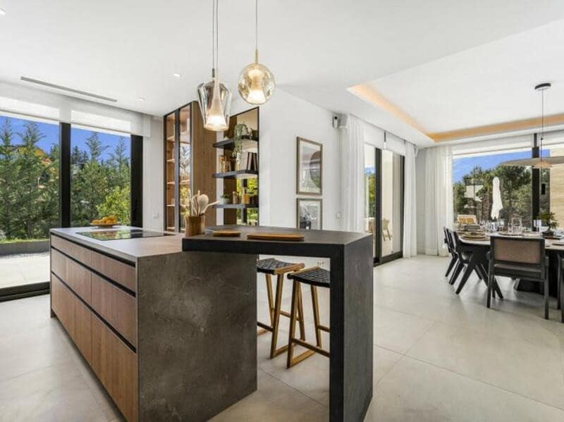 6 sypialnia Willa na sprzedaż w Marbella z basenem garażem - 6 500 000 € (Ref: 8879282)