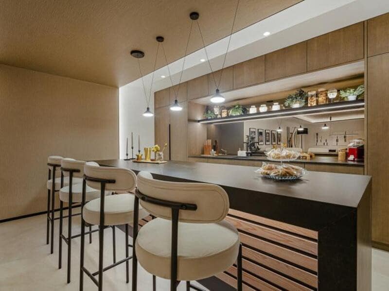 6 sypialnia Willa na sprzedaż w Marbella z basenem garażem - 6 500 000 € (Ref: 8879282)