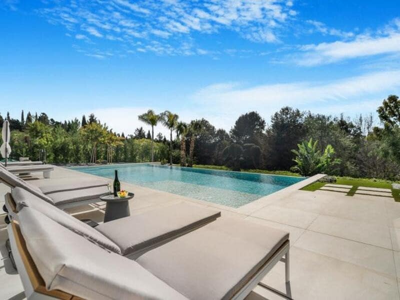 6 sypialnia Willa na sprzedaż w Marbella z basenem garażem - 6 500 000 € (Ref: 8879282)