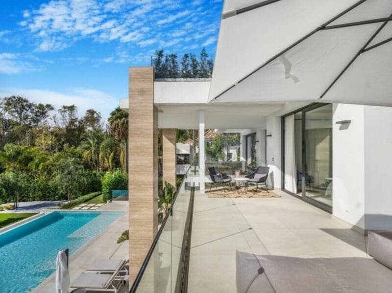6 sypialnia Willa na sprzedaż w Marbella z basenem garażem - 6 500 000 € (Ref: 8879282)