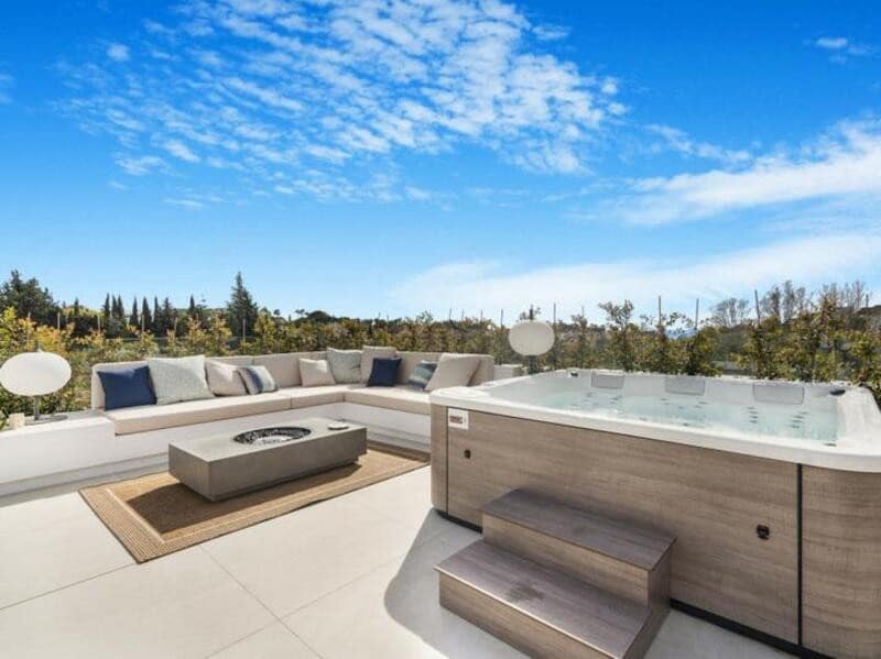 6 sypialnia Willa na sprzedaż w Marbella z basenem garażem - 6 500 000 € (Ref: 8879282)