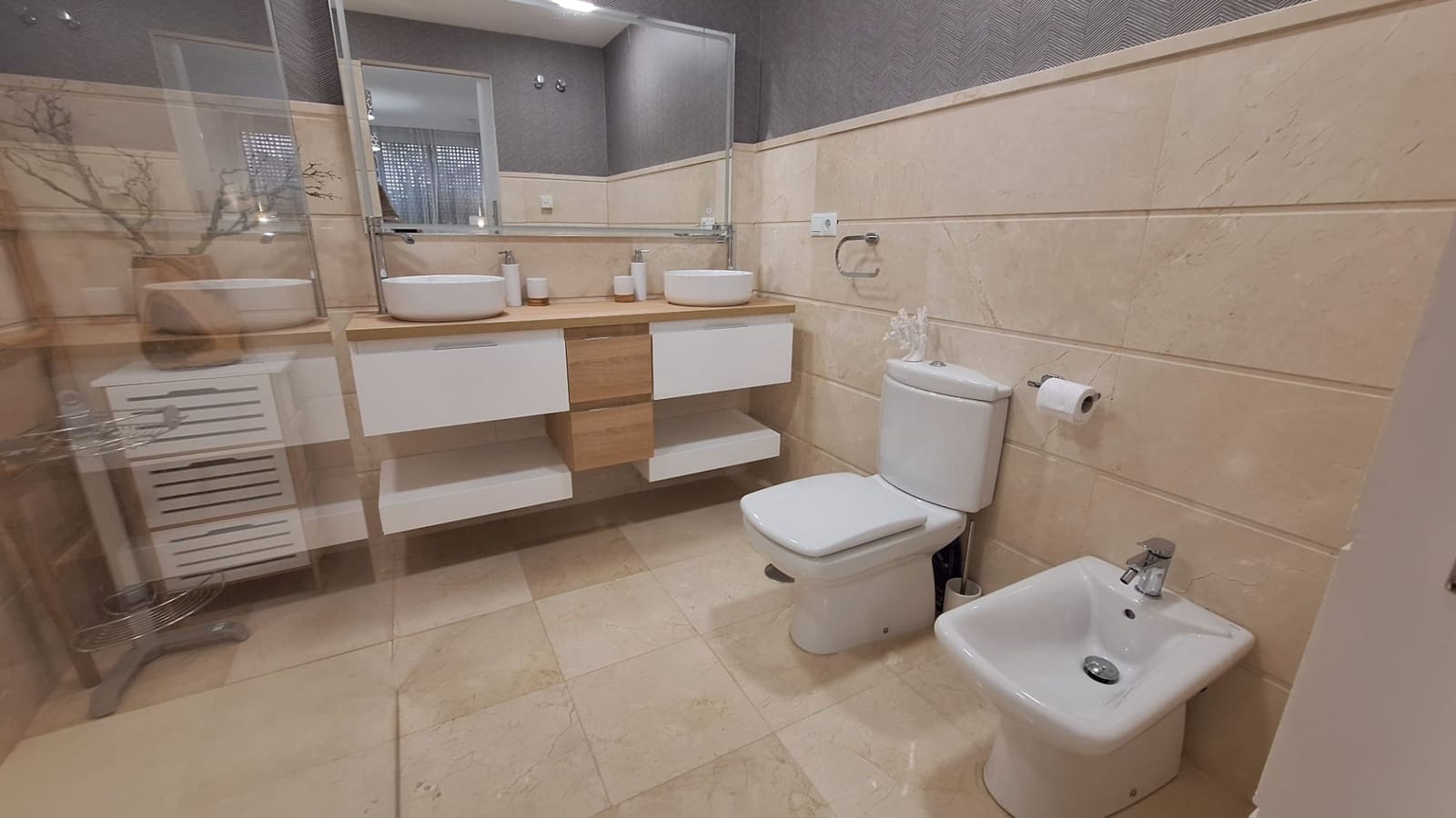 2 soveværelse Lejlighed til leje i Marbella med swimmingpool garage - € 4.500 (Ref: 8883881)