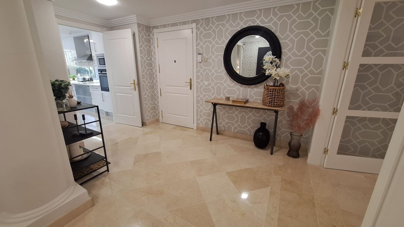 2 soveværelse Lejlighed til leje i Marbella med swimmingpool garage - € 4.500 (Ref: 8883881)