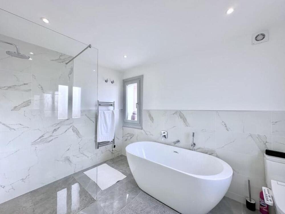 4 quarto Casa em Banda para venda em El Paraiso com piscina garagem - 675 000 € (Ref: 8885609)