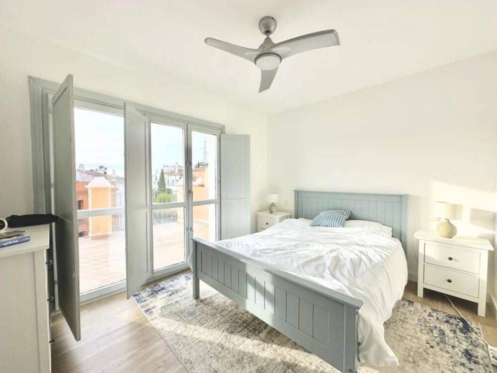 4 quarto Casa em Banda para venda em El Paraiso com piscina garagem - 675 000 € (Ref: 8885609)