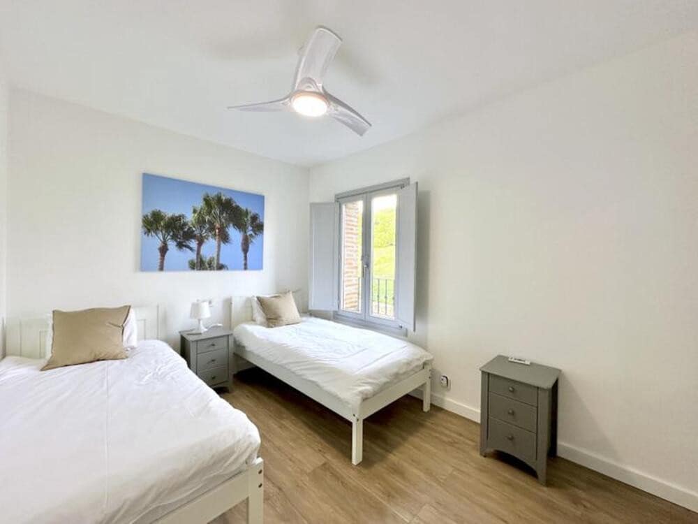 4 quarto Casa em Banda para venda em El Paraiso com piscina garagem - 675 000 € (Ref: 8885609)