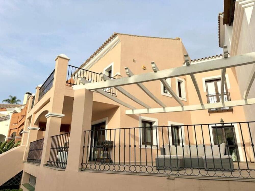 4 quarto Casa em Banda para venda em El Paraiso com piscina garagem - 675 000 € (Ref: 8885609)