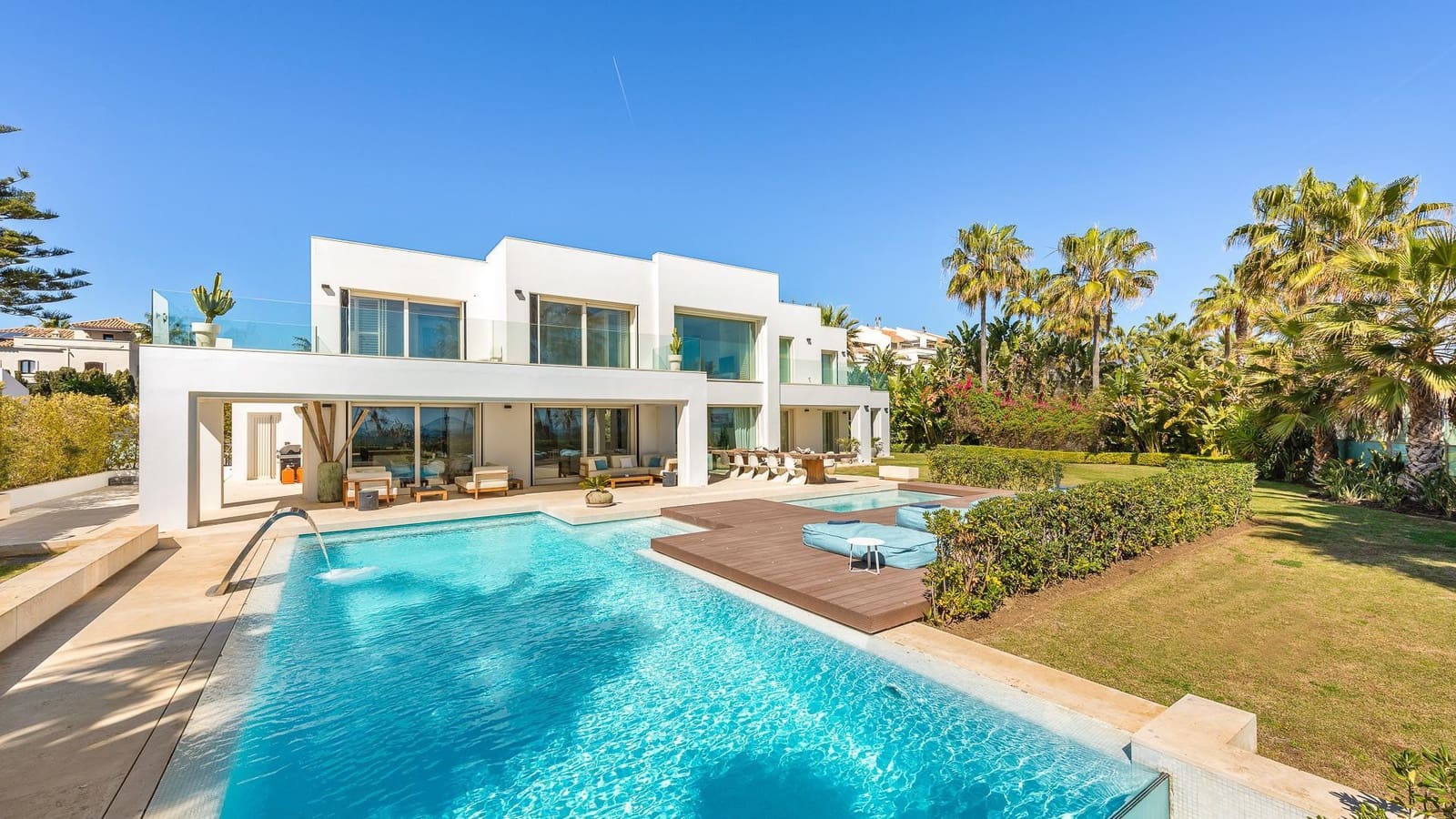 6 soveværelse Villa til leje i Marbella med swimmingpool garage - € 35.000 (Ref: 8896056)