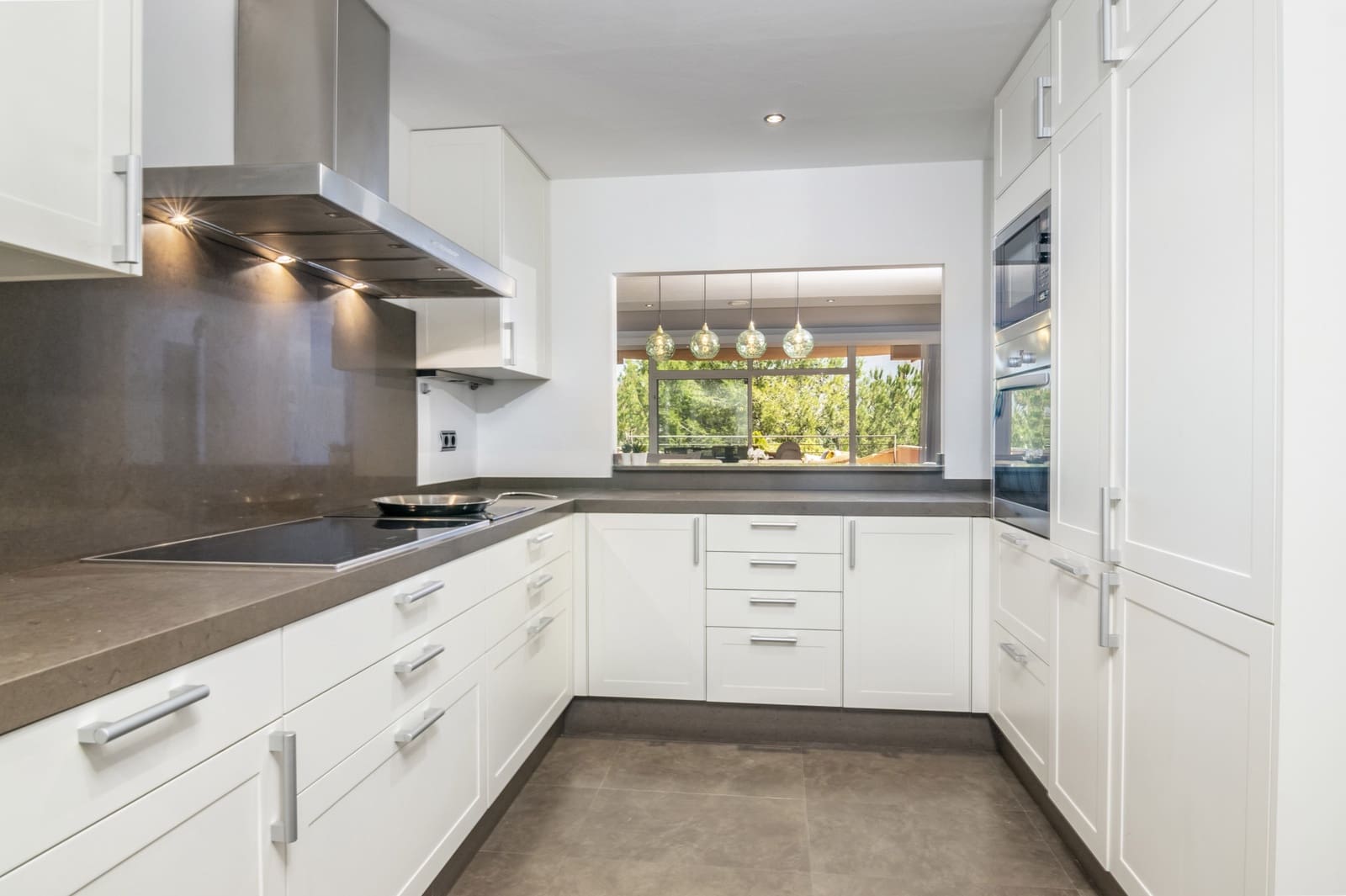 4 quarto Apartamento para venda em Marbella com piscina garagem - 1 250 000 € (Ref: 8901644)