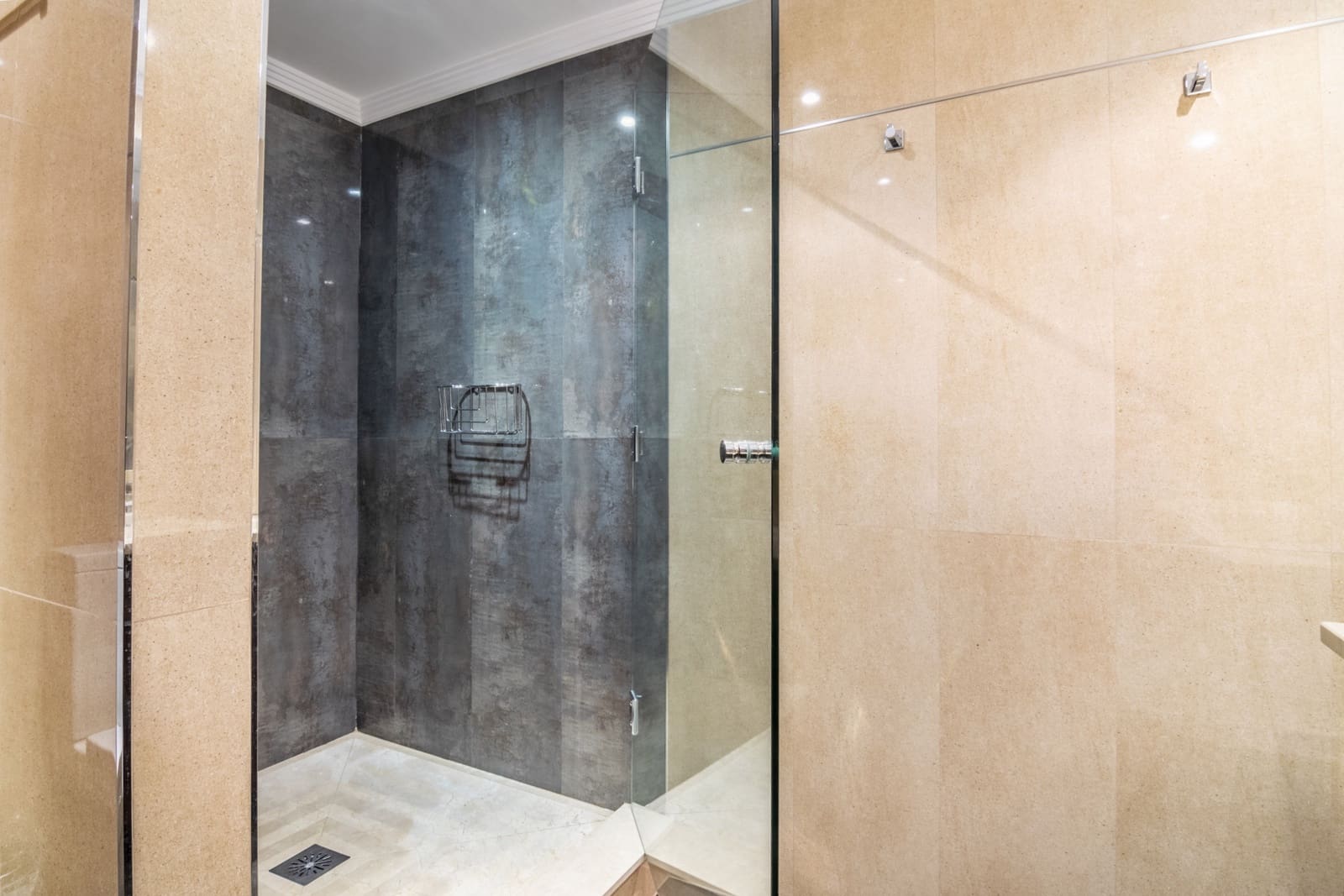 4 quarto Apartamento para venda em Marbella com piscina garagem - 1 250 000 € (Ref: 8901644)