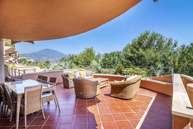 4 soveværelse Lejlighed til salg i Los Naranjos, Marbella med swimmingpool garage - € 1.250.000 (Ref: 8901644)