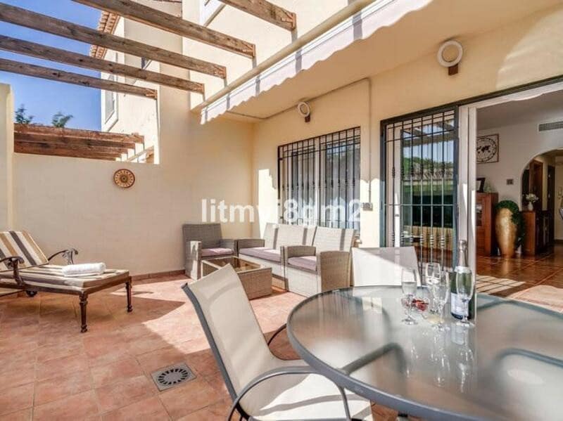 3 soveværelse Byhus til salg i Sitio de Calahonda med swimmingpool garage - € 510.000 (Ref: 8904956)