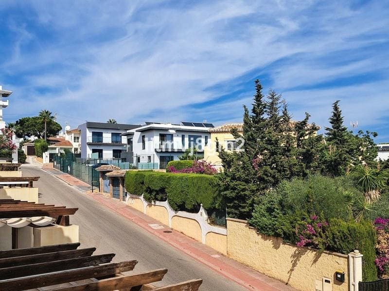 3 soveværelse Byhus til salg i Sitio de Calahonda med swimmingpool garage - € 510.000 (Ref: 8904956)