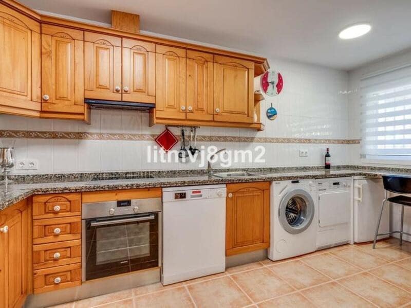 3 bedroom Townhouse for rent in Sitio de Calahonda with pool garage - € 2,400 (Ref: 8904957)