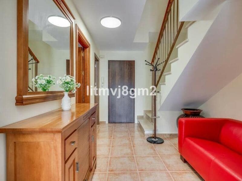 3 bedroom Townhouse for rent in Sitio de Calahonda with pool garage - € 2,400 (Ref: 8904957)