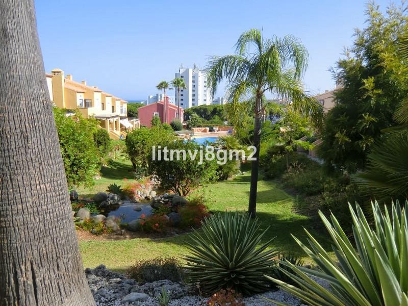 3 bedroom Townhouse for rent in Sitio de Calahonda with pool garage - € 2,400 (Ref: 8904957)