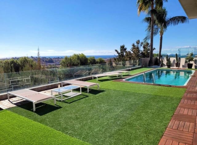 3 bedroom Villa for sale in El Paraíso, Benahavís with pool garage - € 1,750,000 (Ref: 8907093)