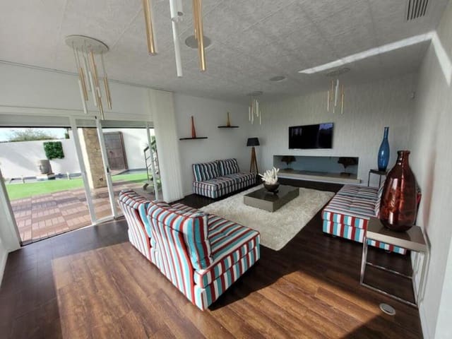 3 bedroom Villa for sale in El Paraíso, Benahavís with pool garage - € 1,750,000 (Ref: 8907093)