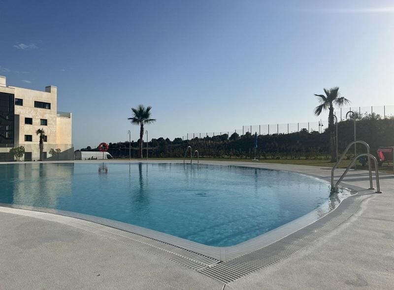 2 slaapkamer Appartement te huur in Fuengirola met zwembad garage - € 2.400 (Ref: 8910752)