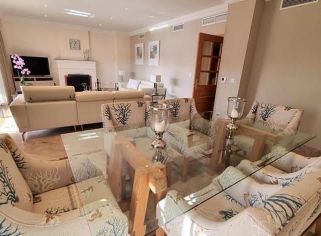 3 sypialnia Dom blizniak do wynajęcia w Santa Clara, Marbella z basenem garażem - 4 000 € (Ref: 8912560)