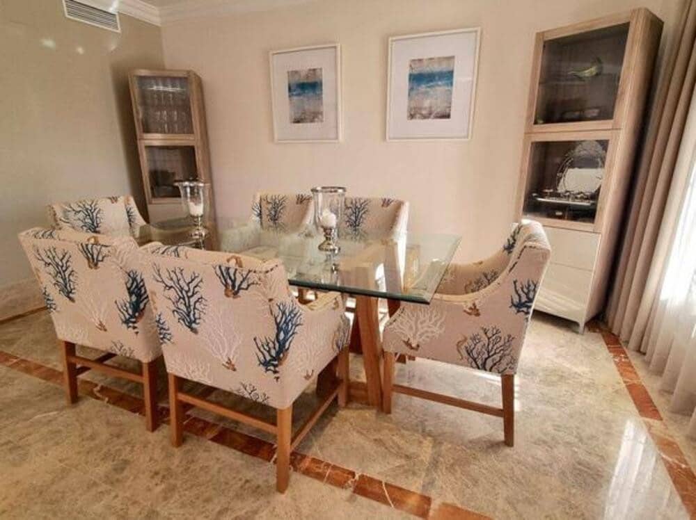 3 soveværelse Semi-Rækkehus til leje i Marbella med swimmingpool garage - € 4.000 (Ref: 8912560)