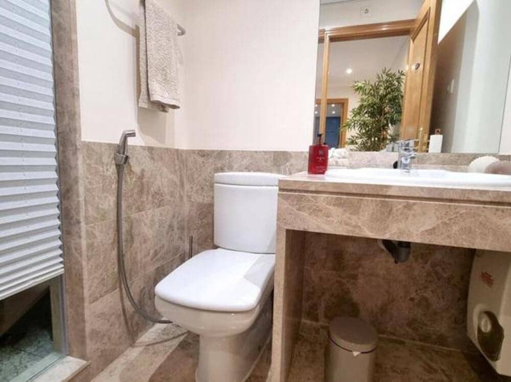 3 soveværelse Semi-Rækkehus til leje i Marbella med swimmingpool garage - € 4.000 (Ref: 8912560)