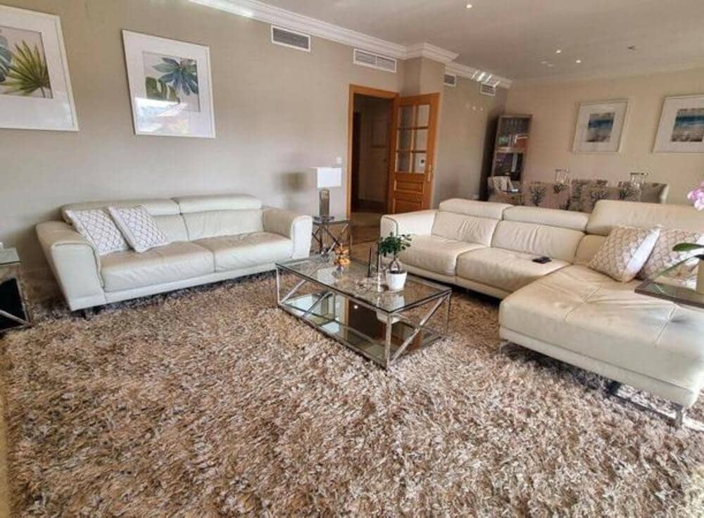 3 soveværelse Semi-Rækkehus til leje i Marbella med swimmingpool garage - € 4.000 (Ref: 8912560)