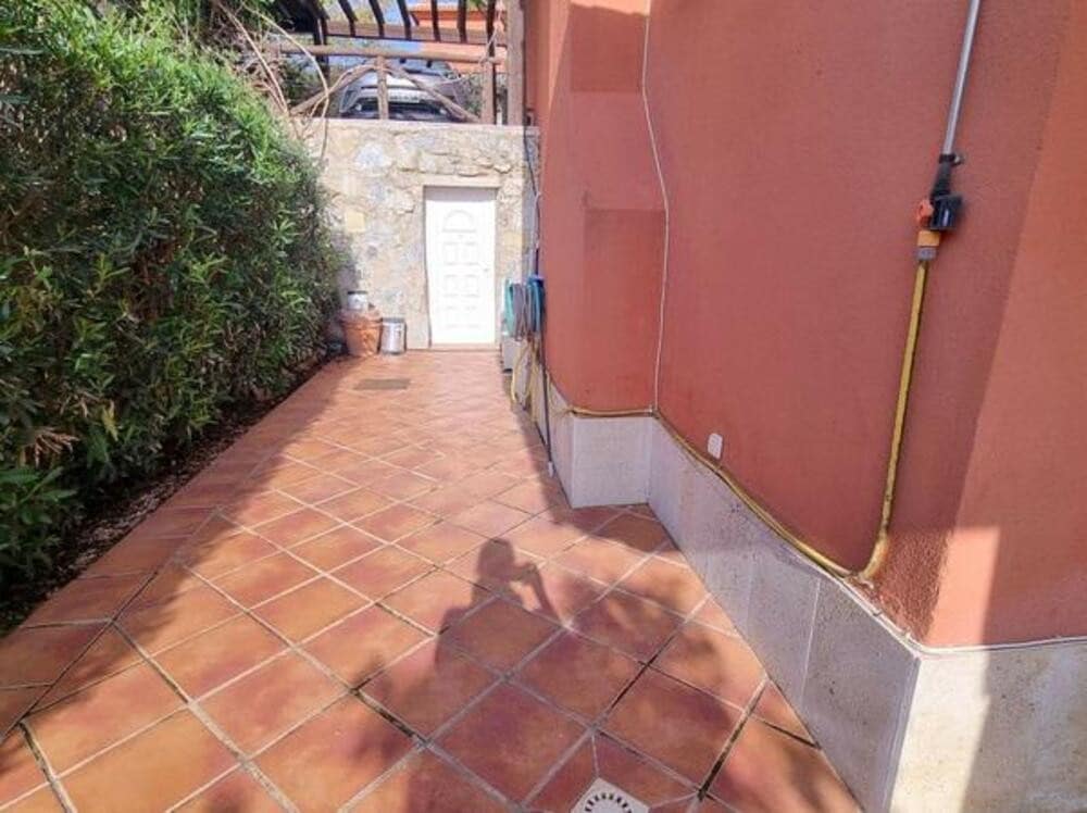 3 soveværelse Semi-Rækkehus til leje i Marbella med swimmingpool garage - € 4.000 (Ref: 8912560)