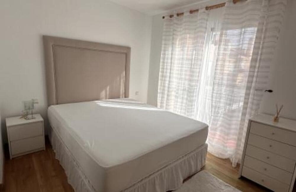 4 sypialnia Dom blizniak do wynajęcia w Marbella z basenem garażem - 3 000 € (Ref: 8914674)