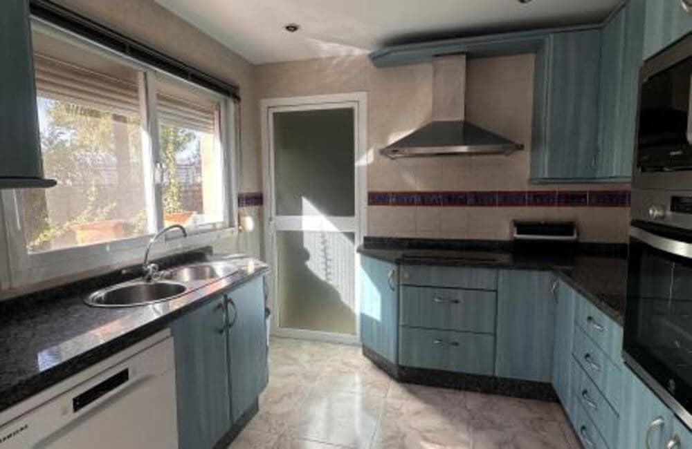 4 sypialnia Dom blizniak do wynajęcia w Marbella z basenem garażem - 3 000 € (Ref: 8914674)