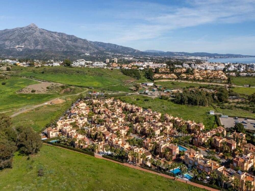 4 sypialnia Dom blizniak do wynajęcia w Marbella z basenem garażem - 3 000 € (Ref: 8914674)