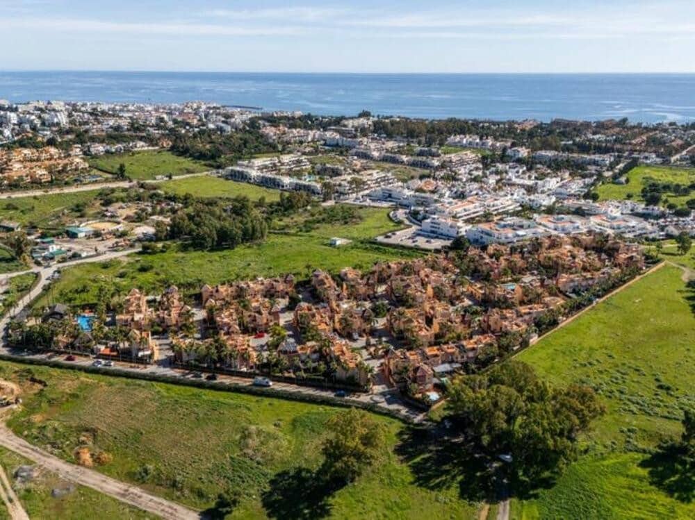 4 sypialnia Dom blizniak do wynajęcia w Marbella z basenem garażem - 3 000 € (Ref: 8914674)