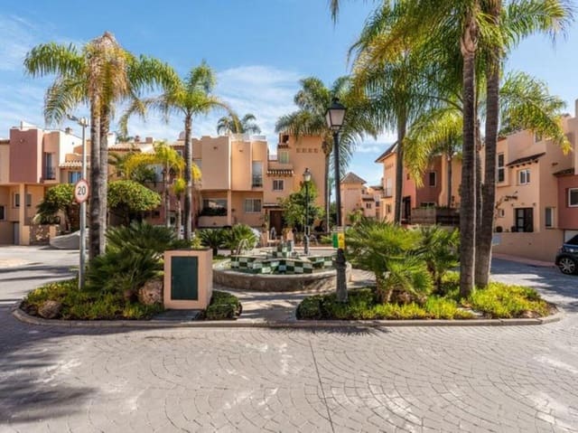 4 slaapkamer Halfvrijstaande villa te huur in Rodeo Alto - Guadaiza - La Campana, Marbella met zwembad garage - € 3.500 (Ref: 8914674)