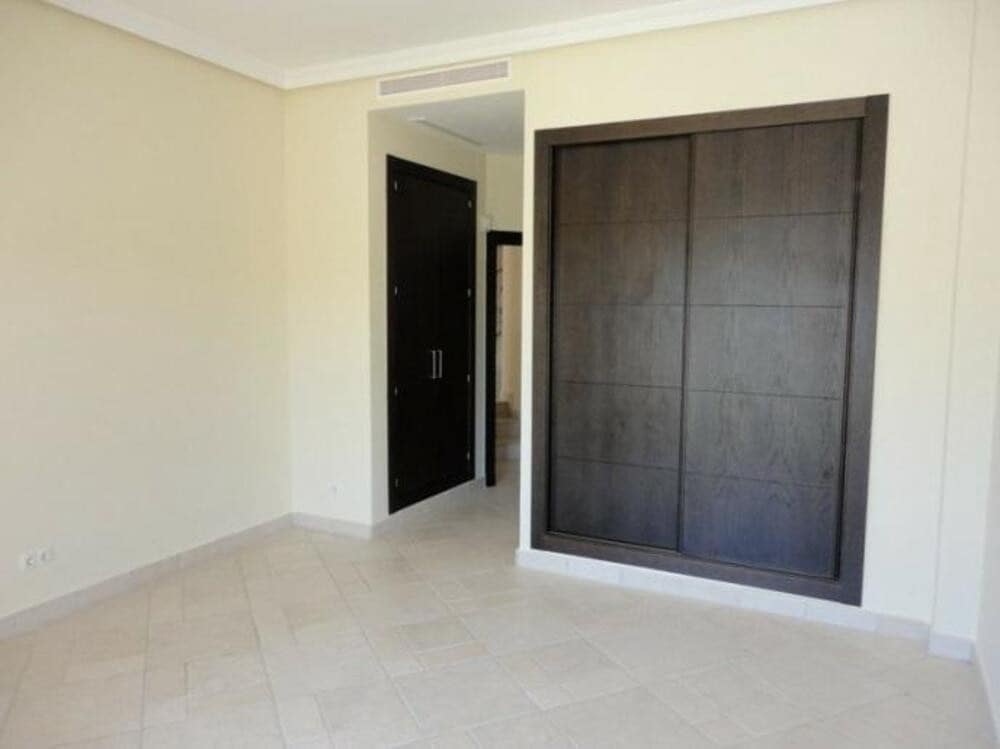 5 soveværelse Villa til leje i Los Arqueros med swimmingpool garage - € 8.500 (Ref: 8914675)