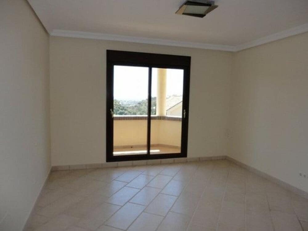 5 soveværelse Villa til leje i Los Arqueros med swimmingpool garage - € 8.500 (Ref: 8914675)