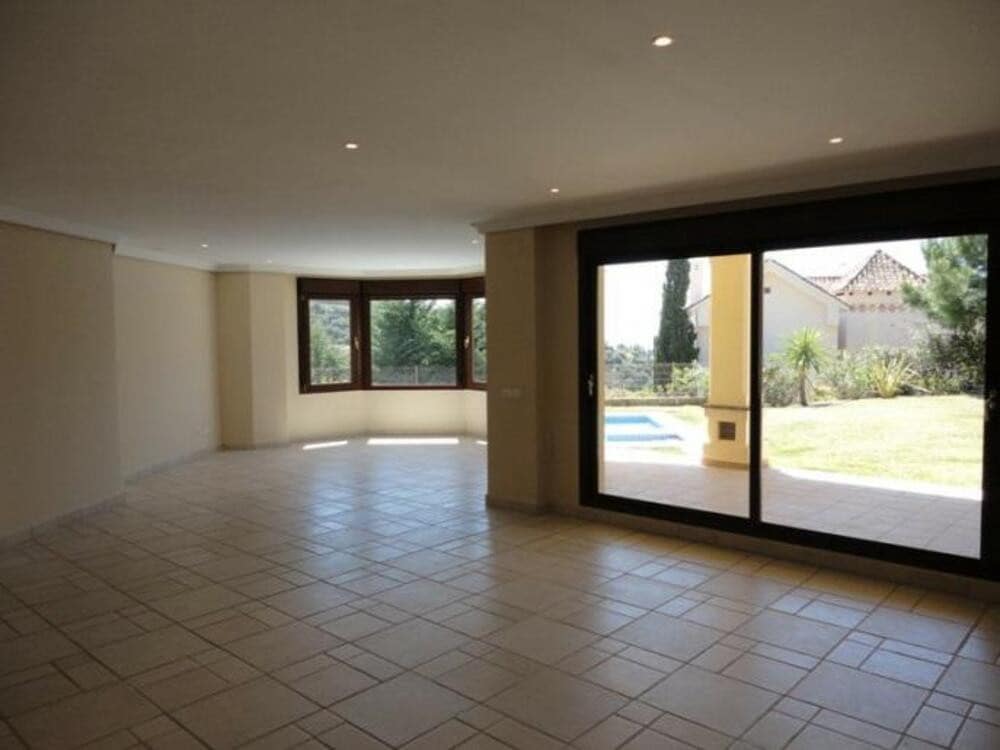 5 soveværelse Villa til leje i Los Arqueros med swimmingpool garage - € 8.500 (Ref: 8914675)