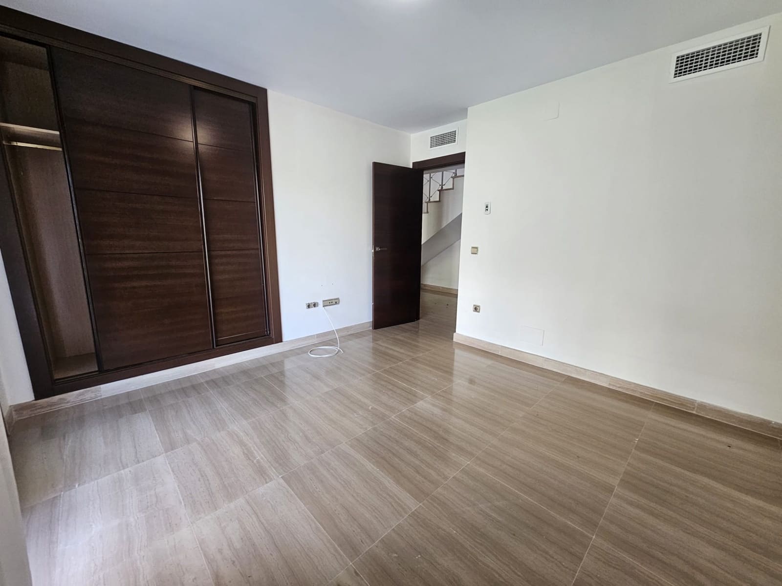 3 soveværelse Villa til leje i Riviera del Sol med garage - € 3.600 (Ref: 8920917)