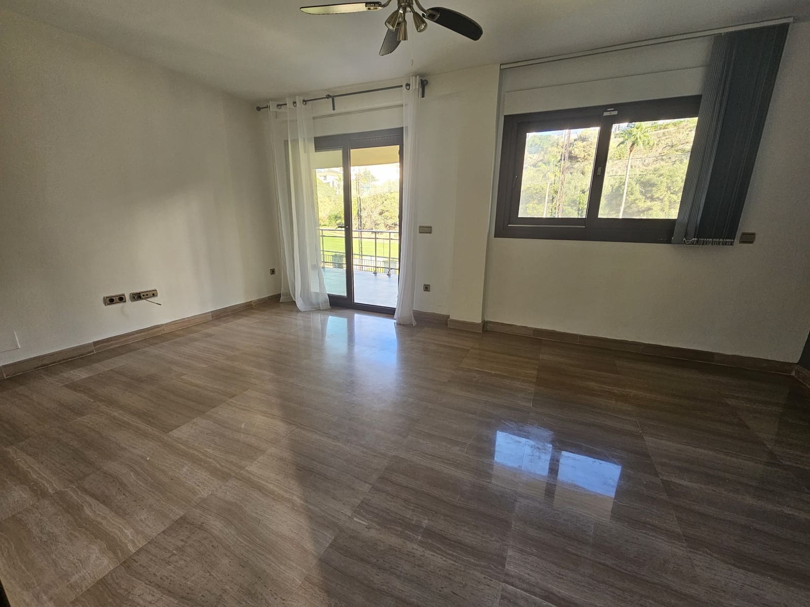 3 soveværelse Villa til leje i Riviera del Sol med garage - € 3.600 (Ref: 8920917)