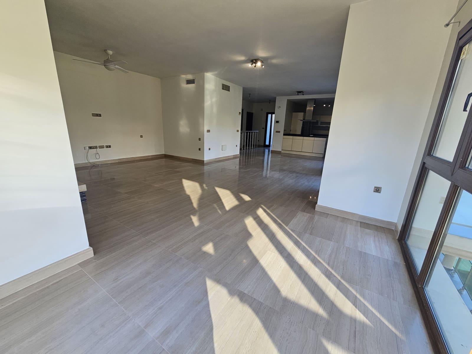 3 soveværelse Villa til leje i Riviera del Sol med garage - € 3.600 (Ref: 8920917)