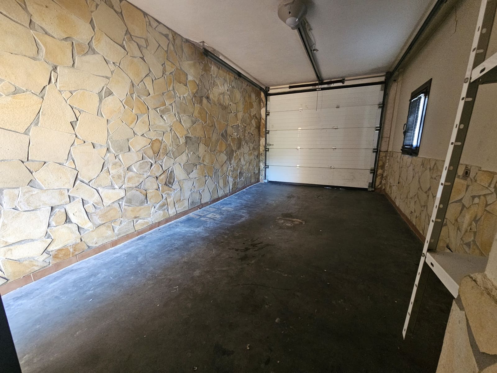 Villa/Maison de 3 chambres à louer à Riviera del Sol avec piscine garage - 3 600 € (Ref: 8920917)