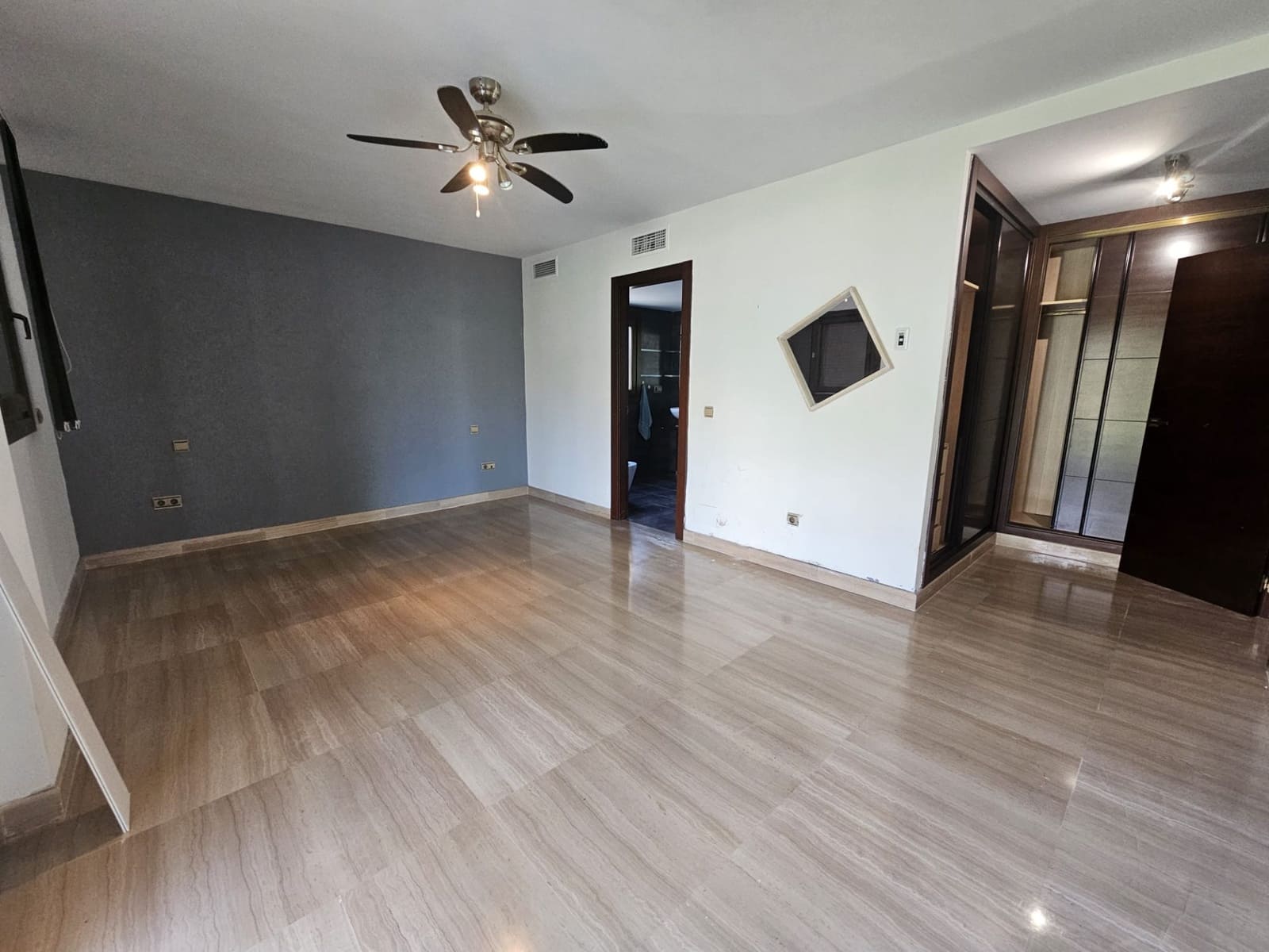Villa/Maison de 3 chambres à louer à Riviera del Sol avec piscine garage - 3 600 € (Ref: 8920917)