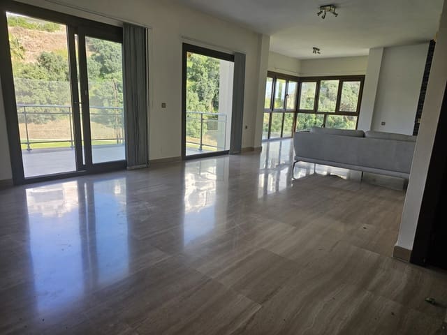 Villa/Maison de 3 chambres à louer à Riviera del Sol, Mijas avec piscine garage - 3 600 € (Ref: 8920917)